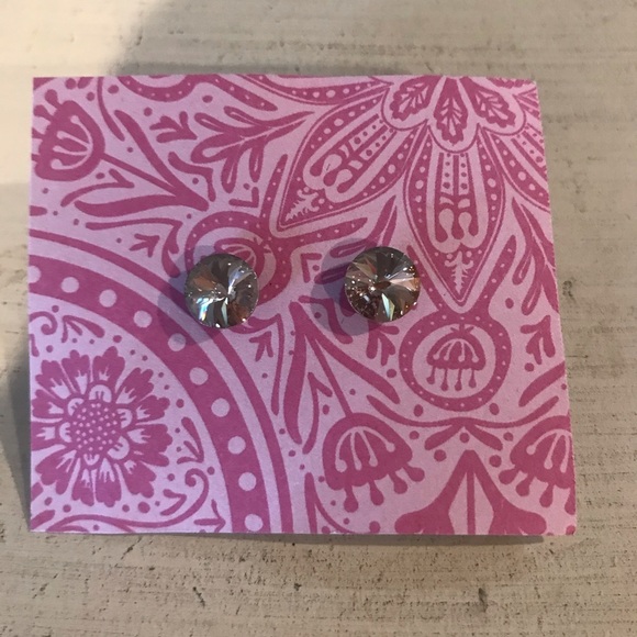 💎Austrian Crystal Stud Earrings - Picture 2 of 3